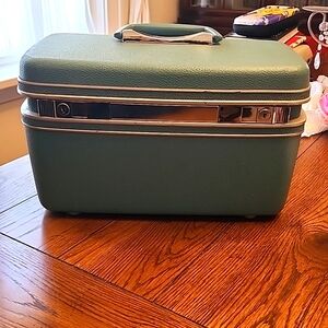 Samsonite makeup/vanity case